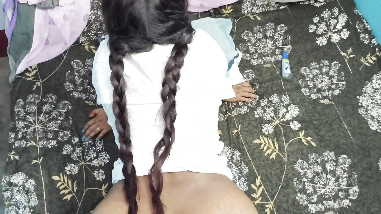 Bhabhi ke bahan Ghar per I Hui Hai