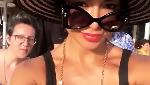 Nicole Scherzinger selfie em Capri, Itália