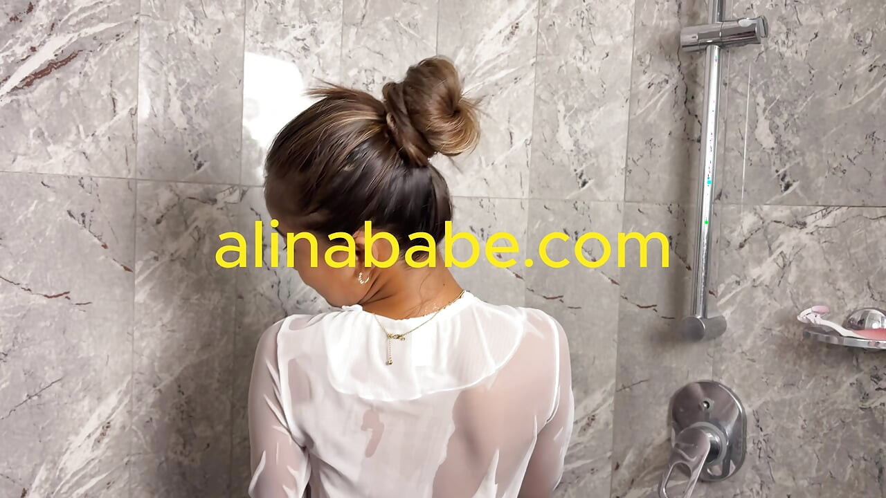 Solo 18 Years Old Teen Got Her First Shower After School