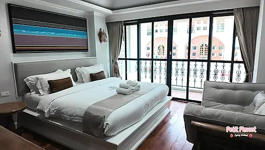 Deep Throat at Hotel in Thailand I Couple, French, Amateur