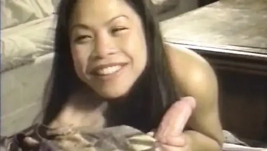 Gadis perancis 21 tahun ini suka banget dicrot di mulut