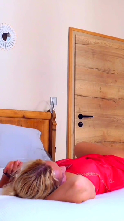 ความสุขบนเตียงผู้ใหญ่ผมบลอนด์คนสวย