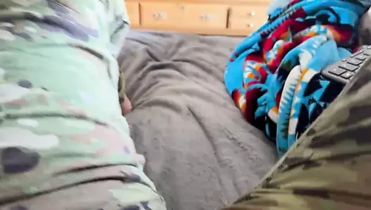 Army porn video – Jerking off in my uniform wearing a black sock and barefoot!