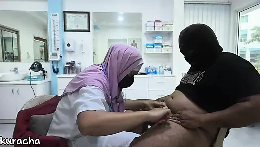 Hijab Doctor shaves Client's thick cock not gets erect during shaving