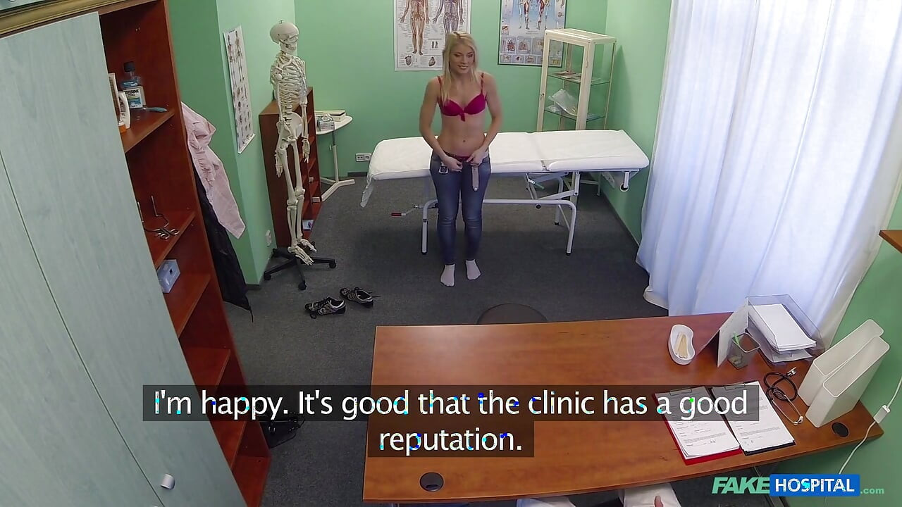 Fałszywy szpital - bujna blondynka z bubbly butt przyjmuje niegrzeczną ofertę Doktora dla przyjemności