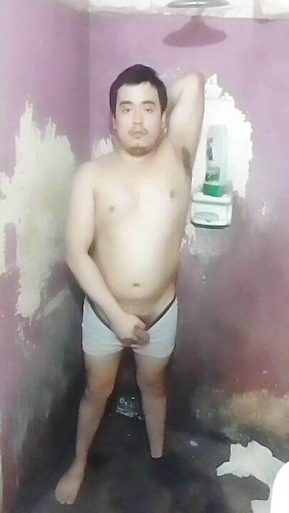 Jesus en boxer bañándose capitulo 10