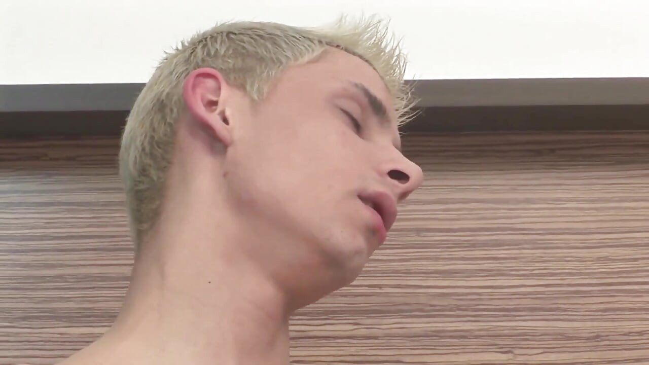 Exclusive video Bareback: Hot blond with erect cock enjoys anally fucking