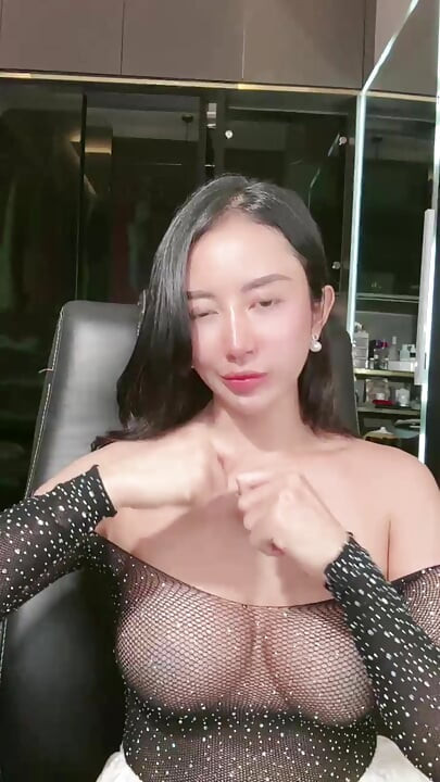 MODELO DESNUDA EN VIVO, INCREÍBLE LLAMADA TELEFÓNICA