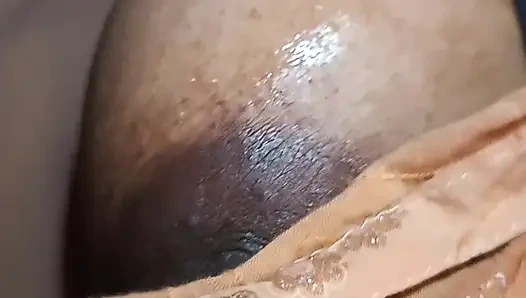 Сосу самые большие сиськи моей жены, очень весело