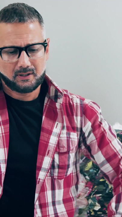 Saf tabu dilf Calvin Hardy üvey kızı Isabella'yı güzel tutmak için her şeyi yapmaya hazır