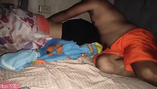 Kız arkadaşımı azgınken böyle uyandırıyorum!.