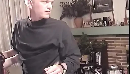 Olgun orta yaşlı seksi kadın sert sikilirken yarak emiyor