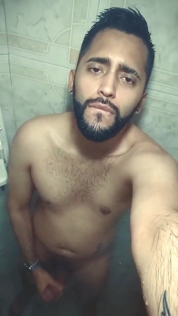 シャワーを浴びながらけいれん