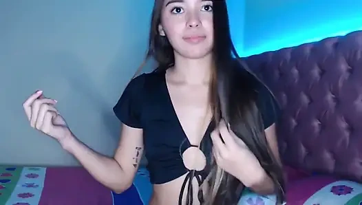 Üvey kız gösteriş yapıyor