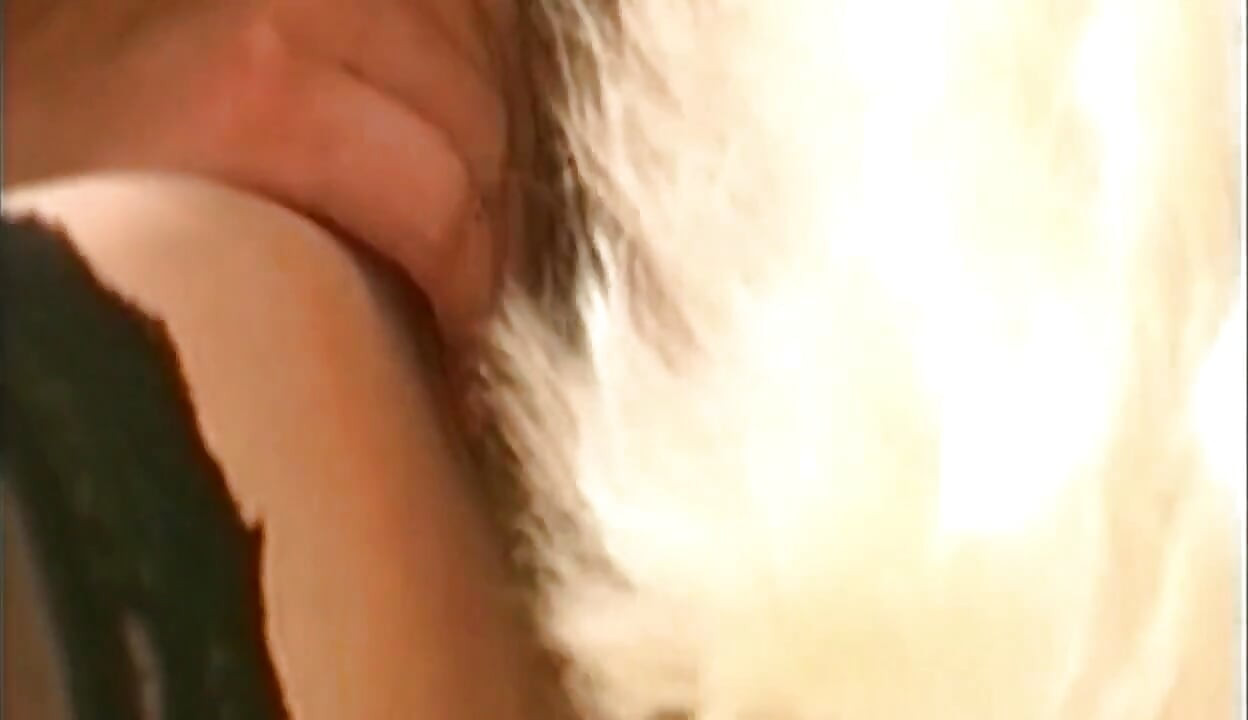 Two Blondes Spread and Tease Each Other Deeply