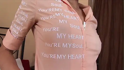 Pelacur manis berambut merah dalam aksi ngentotnya yang nakal