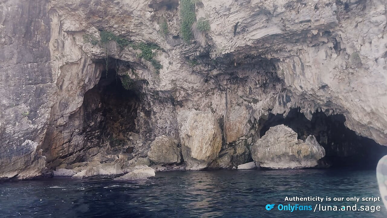 We Paddled Into Secluded Sea Cave and Fucked on a Floating Board - Real Amateur Couple (POV, Reverse Cowgirl & Cumshot)