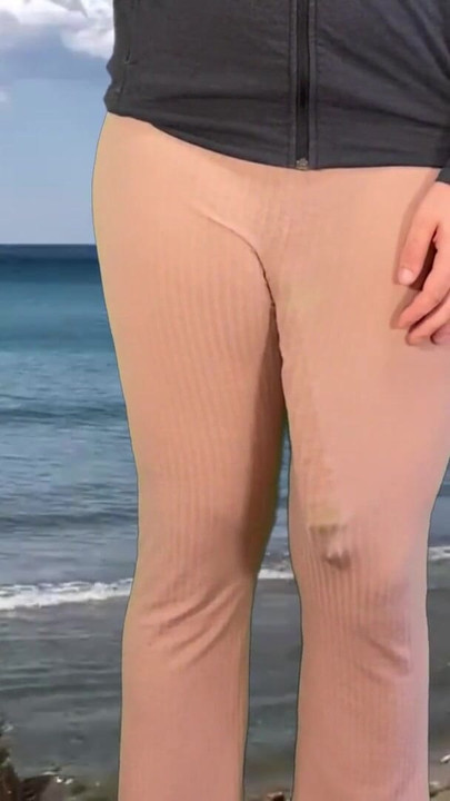 Epski trenutak iz "Ogroman kurac, shemale sperma na plaži"