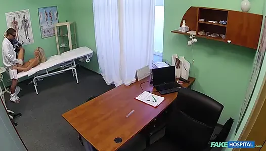 Fake hospital - schöne squirtende blondinen, migräne von meinem schwanz geheilt