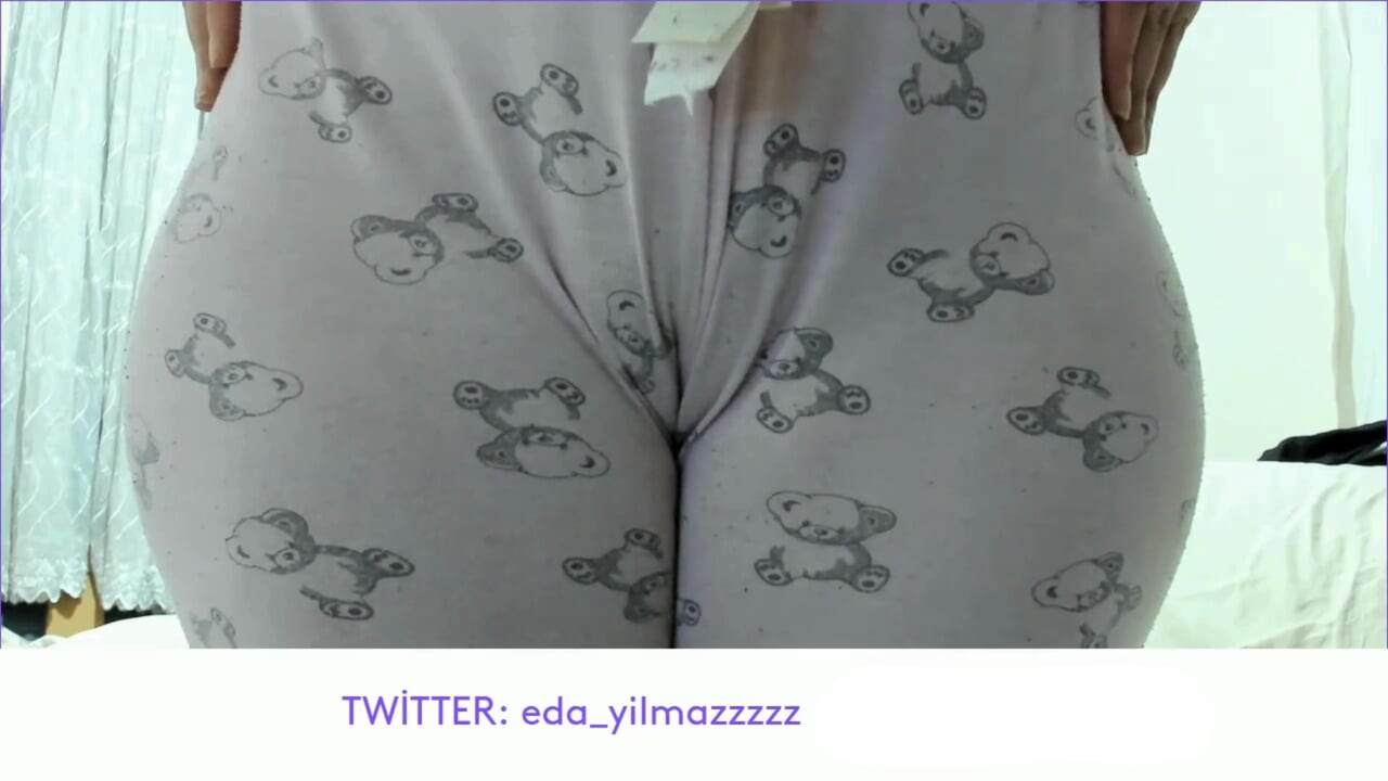 CAMELTOE- MASTURBATION IN PAJAMAS- TURKISH MILF- TURKISH PORN
