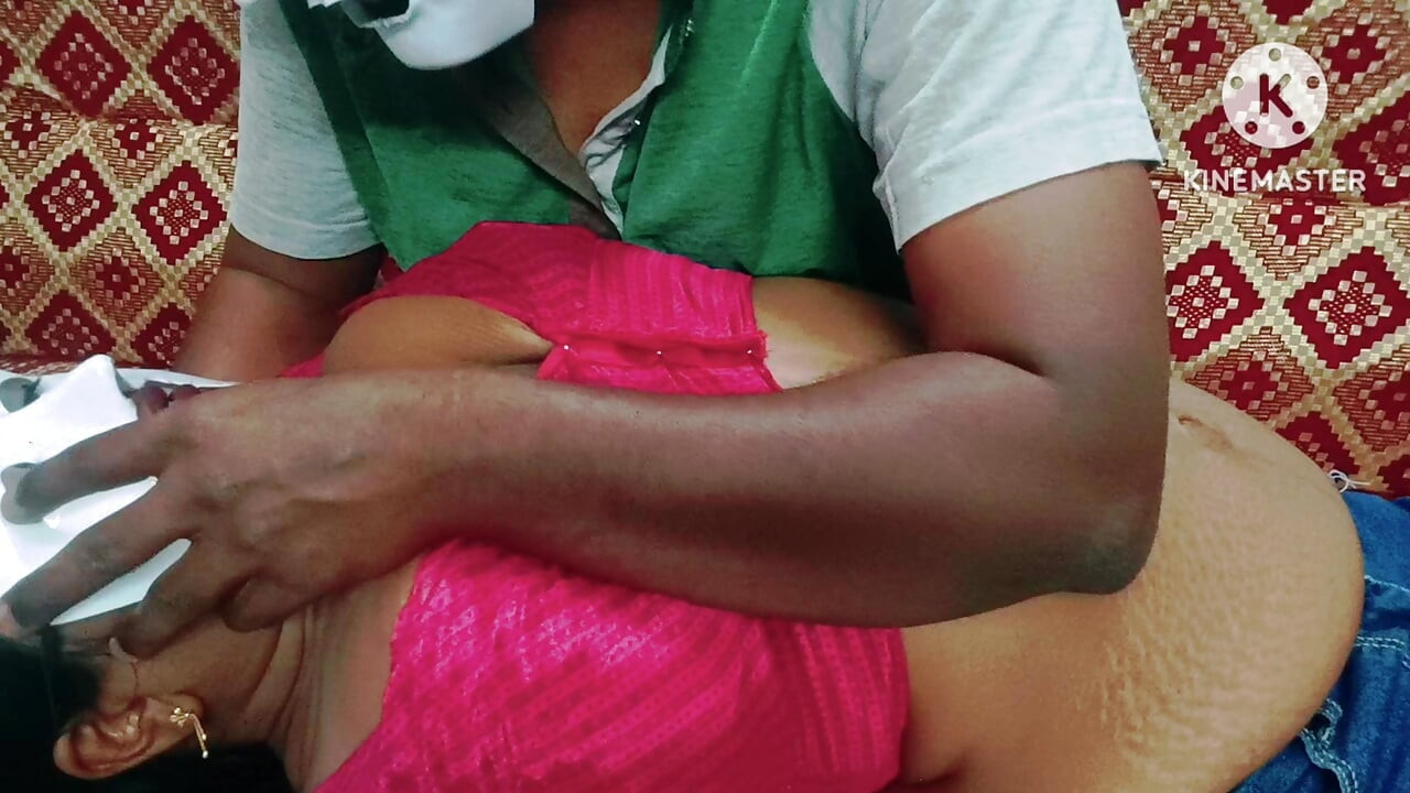 Desi Bhabhi gaf een lekkere pijpbeurt en slikte sperma toen haar man niet thuis was - Tamil wellustige audio