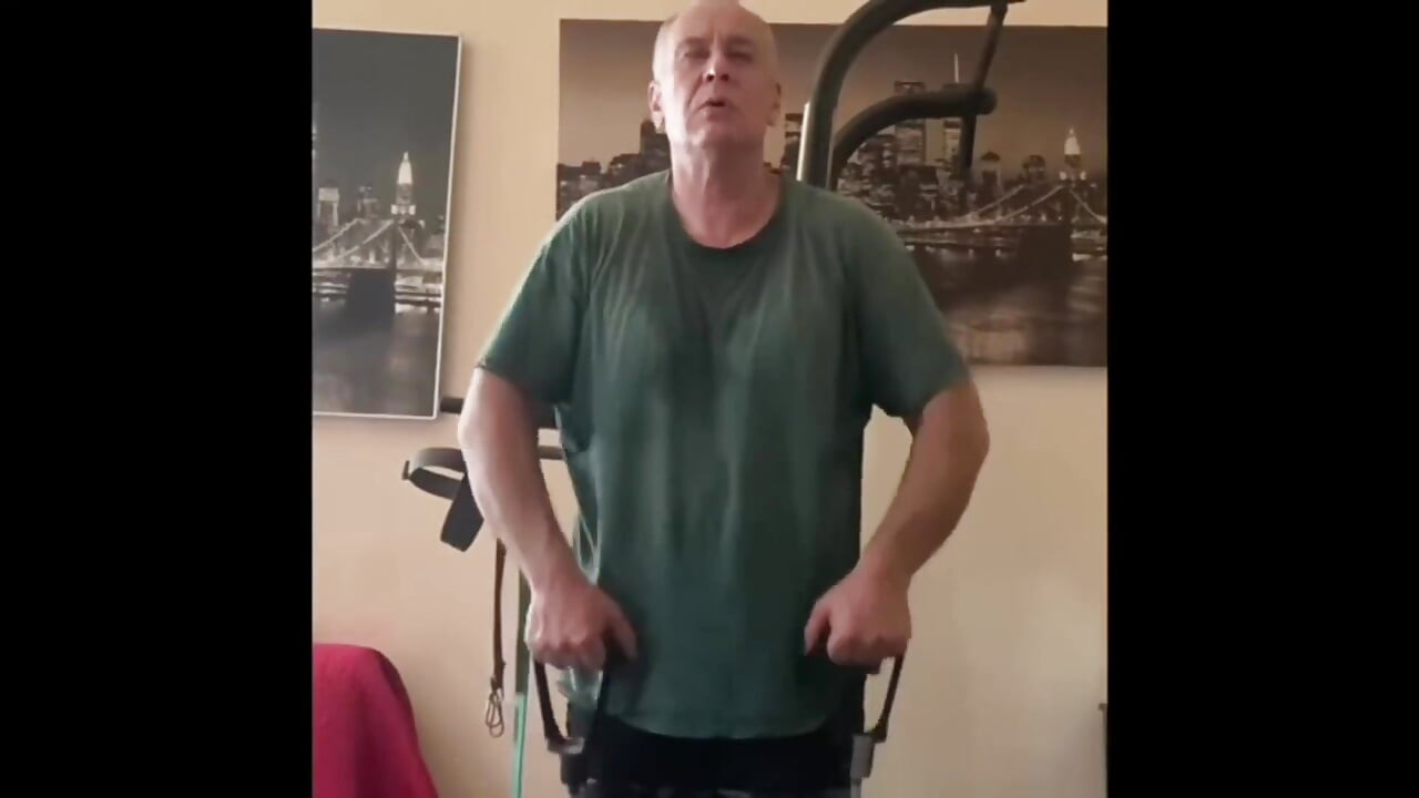 Fit starac nakon treninga