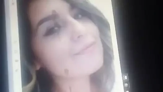 Amiga morena cum haraç (istenen)