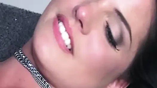 Mature Brunette Devours Blonde's Dripping Pussy Outdoors