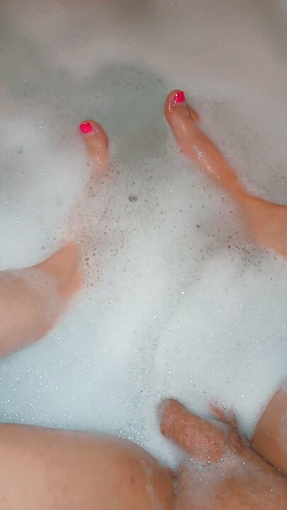 浴缸里的荡妇