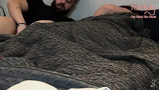 Mami mit dicken titten hat mich beim ficken mit ihrer sexpuppe erwischt und nahm ihren platz