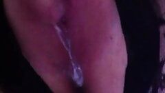 Masturbação da minha buceta cheia de porra por um estranho com orgasmo