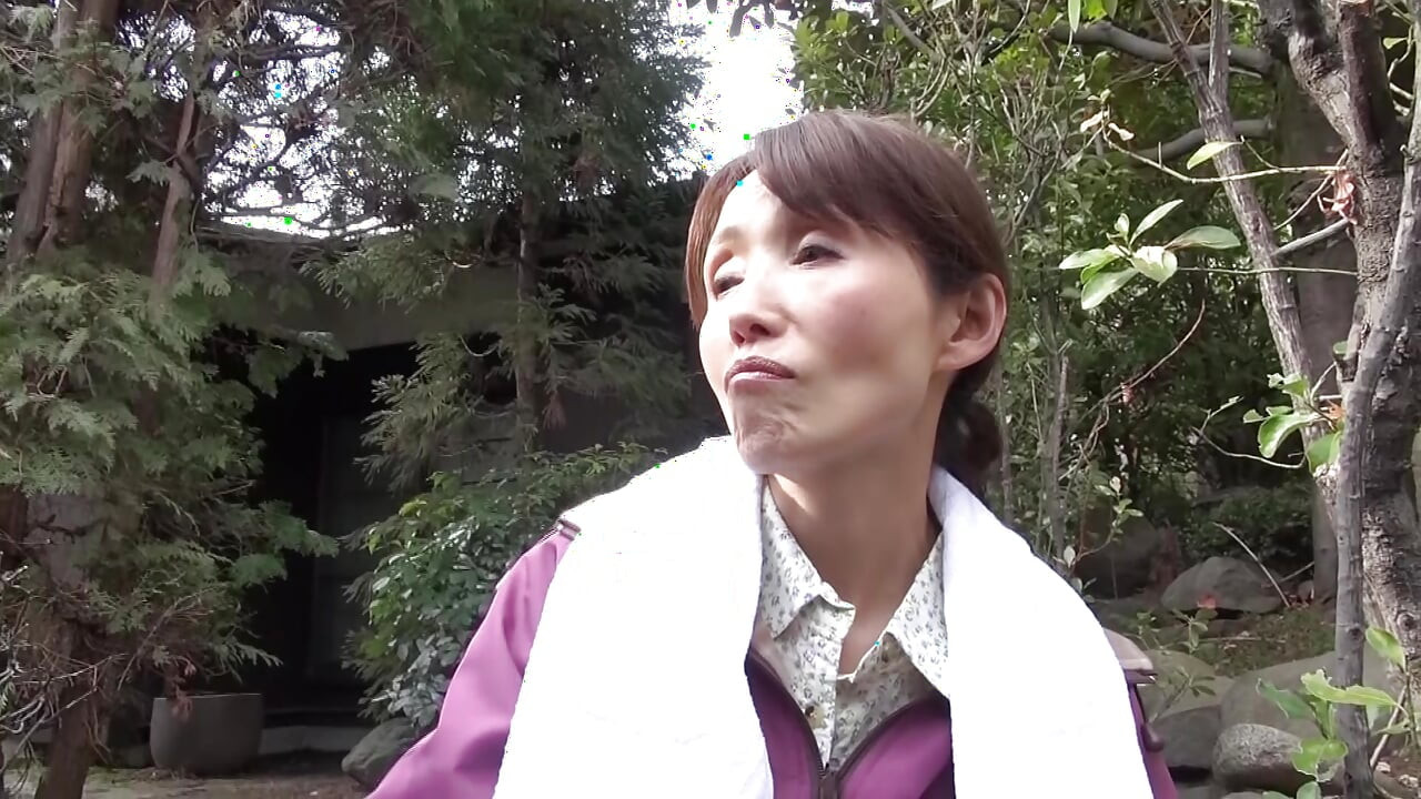 A177F02 A mature woman living in a rural mountainous area appears in an AV seeking stimulation! Overwhelmed by excitement, she shows off her lewd behavior in front of the camera and climaxes repeatedly!