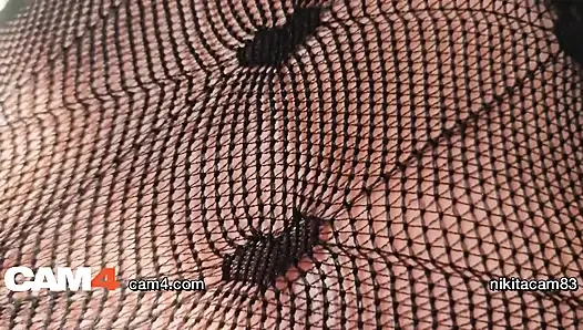 Sexpuppe bekommt ihre muschi und ihren mund von dildos verwüstet