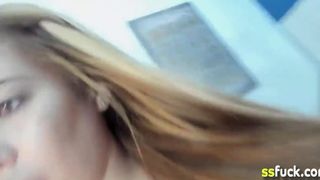 Uno spettacolo caldo privato in camgirl