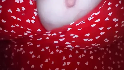Sütlü sarkık orta yaşlı seksi kadın göğüsleri