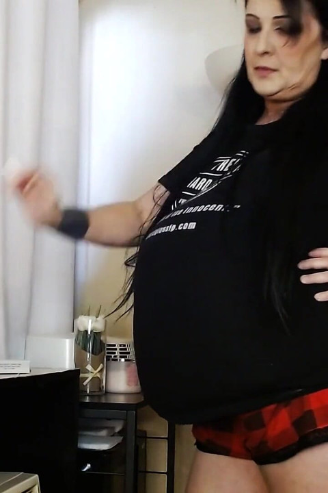 Pregnant Does She Get Caught Smoking