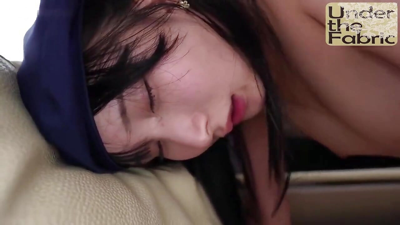 POVストリートスナップ、瞬時にケミストリー、小柄なアイドルファンの美しさ、中出し、そして衝撃的で可愛らしい大量の噴射シーン