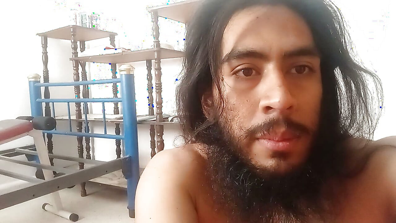 Víctor Rojas masturbates and ejaculates in his room