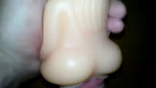 küçük oyuncak bebek