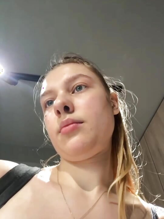 Jucielussie leker med sig själv i gymmet