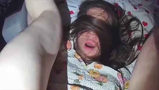 Pengkhianatan nyata. Teman menyetubuhi istriku di pantat.