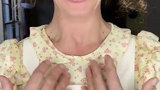 Oh canım yakında uygun üvey anne ile biraz daha eğlence geliyor!