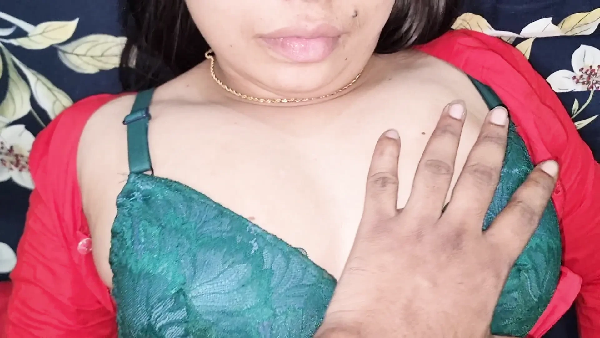 New Bangladeshi red saree sex video. Bangla voice hot sex video