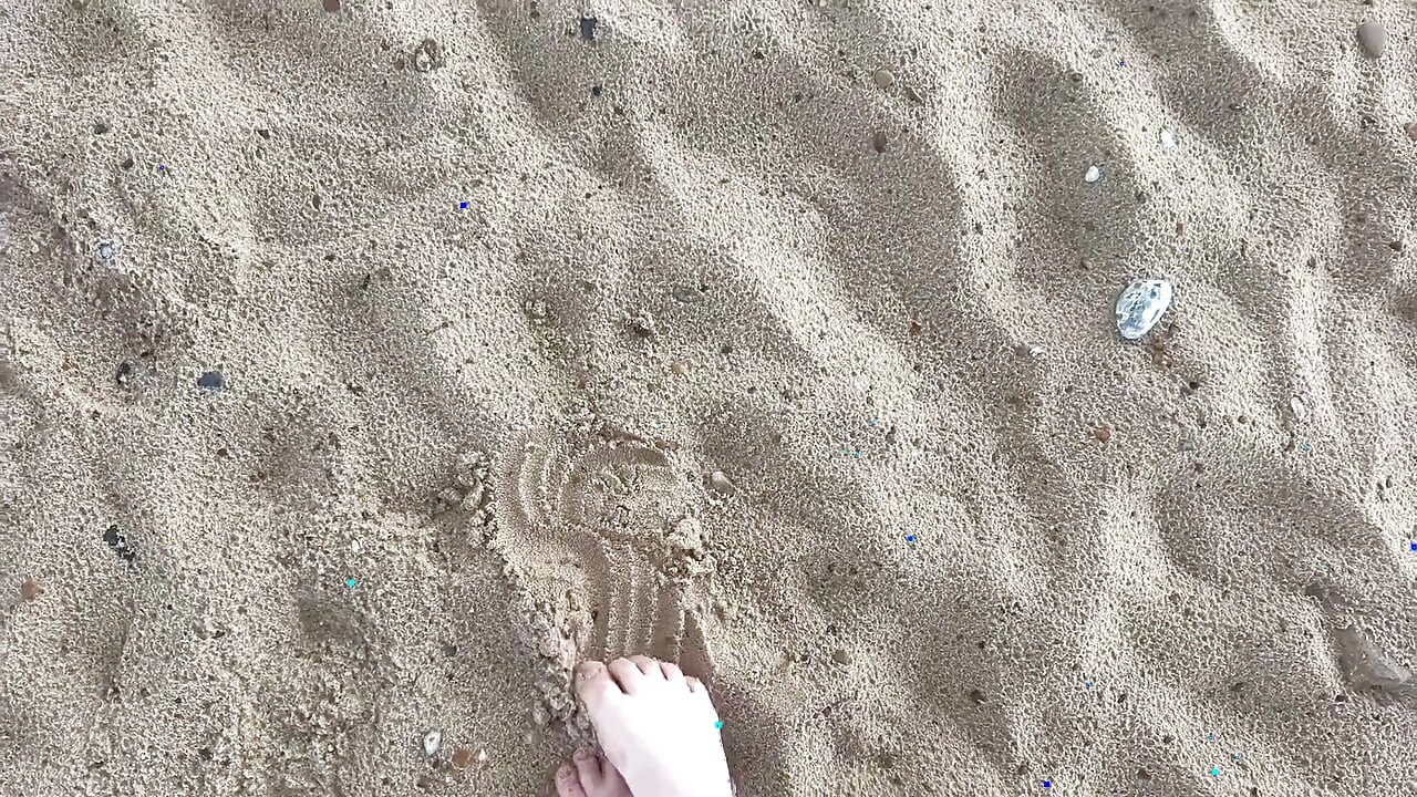 เท้าเปล่าเดินบนชายหาด Sfw