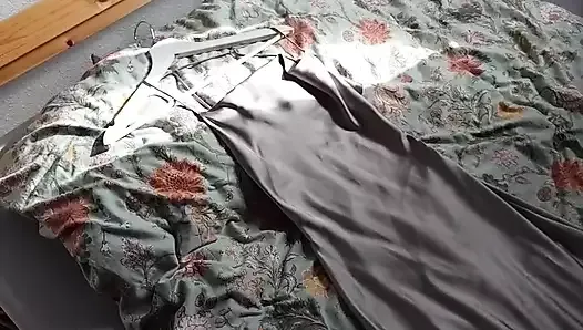 Jerking off in my stepdaughter prom dress