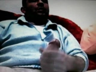 Hetero man speelt zijn grote pik in de cam