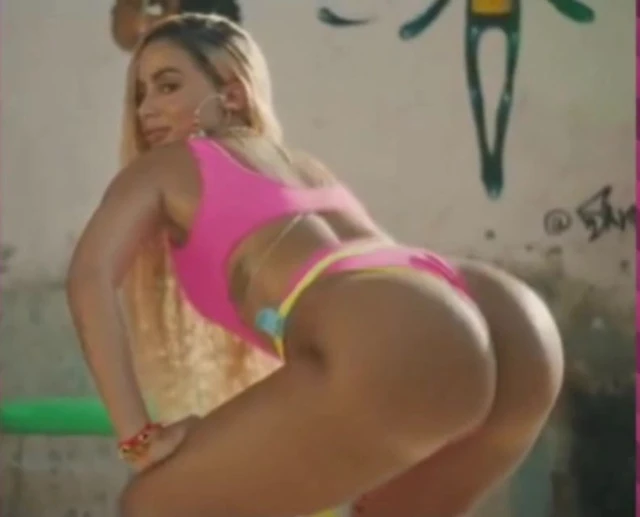 Anitta AMAZING ASS slowmotion