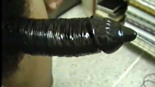 Schwarzes Smoking-Kondom - Klasse pur