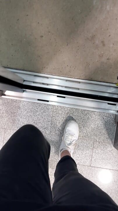 Šetnja u sportskim cipelama