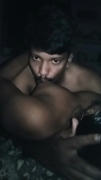 "भारतीय पत्नी चुंबन गांड चुम्बन में व्यस्त चुंबन" से पल साझा करना चाहिए